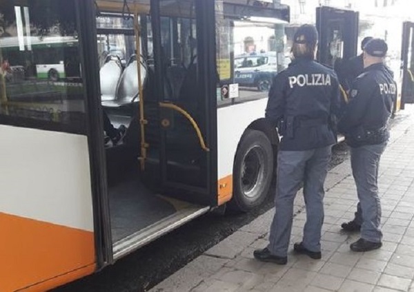 polizia autobus
