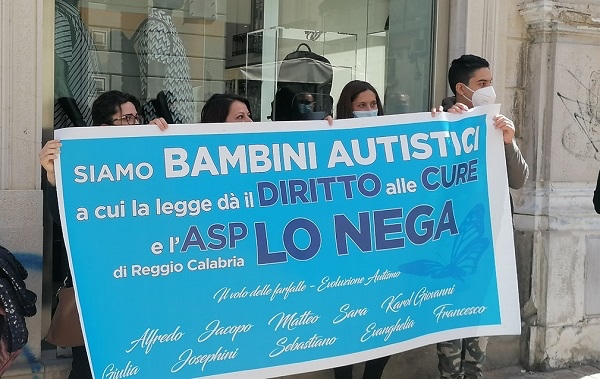 autismo-protesta-600