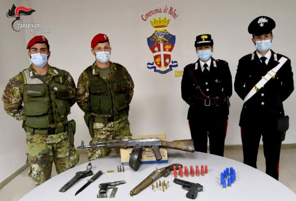 SEMINARA. TROVATO ARSENALE E MUNIZIONI. ARRESTATI PADRE E FIGLIO