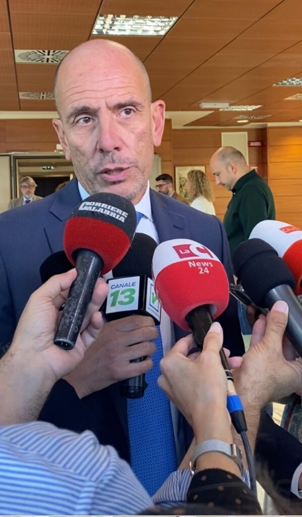Non Tutti I Contatti Sono Stati Eliminati