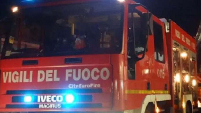 EVIDENZA_vigili_del_fuoco_notte